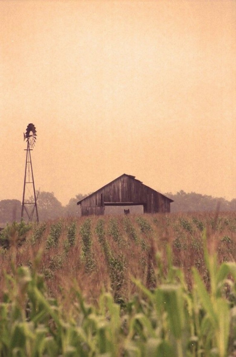 Picturesque Old Weathered Barns Photos Suburban Men