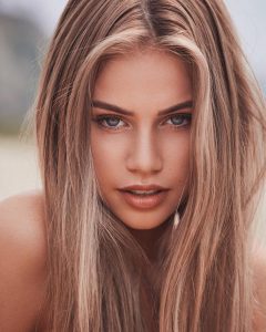 Instagram Crush: Scarlett Leithold (24 Photos) – Suburban Men