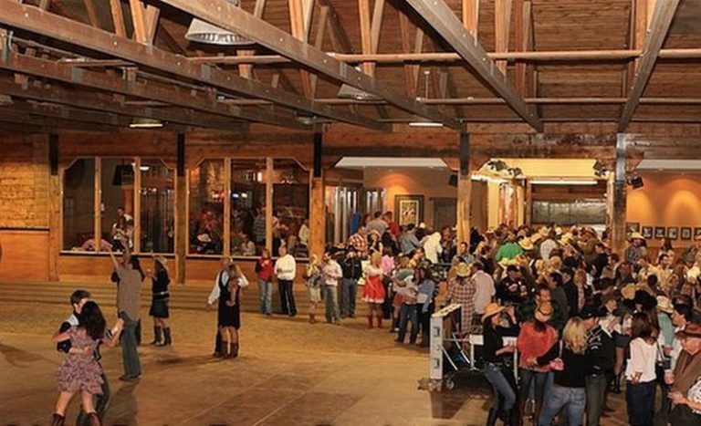 Party Barns Are A Thing In Texas (25 Photos) – Suburban Men