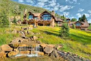 These Rustic Luxury Houses Are Stone and Wood Perfection (30 Photos ...