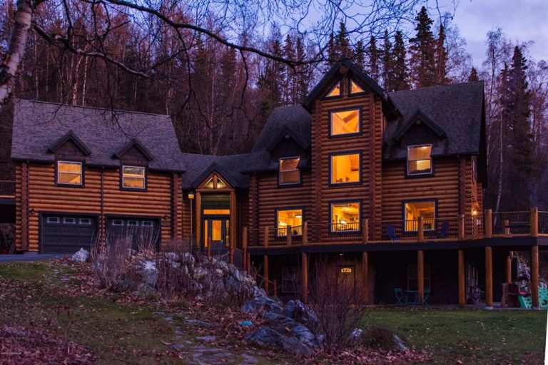 Dream House: Alaskan Luxury Log Cabin (22 Photos) – Suburban Men