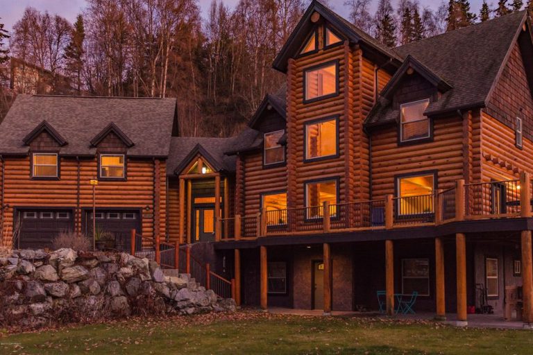 Dream House: Alaskan Luxury Log Cabin (22 Photos) – Suburban Men