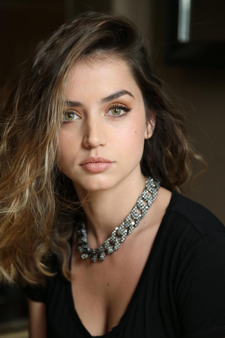 Women We Love Ana De Armas (20 Photos) Suburban Men