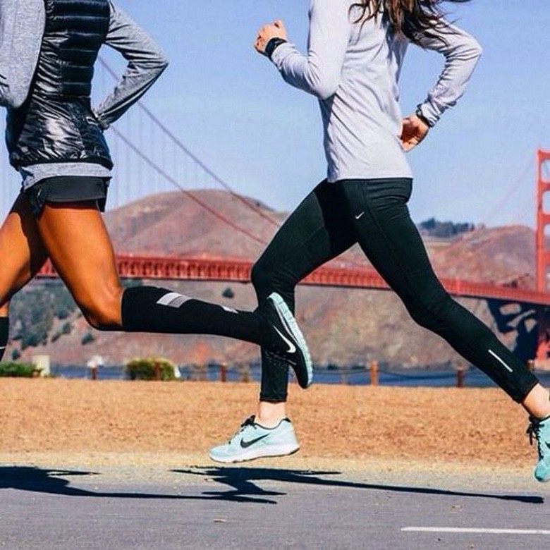 Go get sport. Фотосессия в спортивном стиле. Образ на пробежку. Образ для бега. Спорт Эстетика бег.