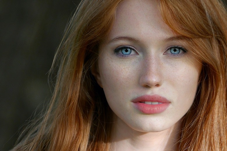 Beautiful Redheads Will Brighten Your Weekend (1)