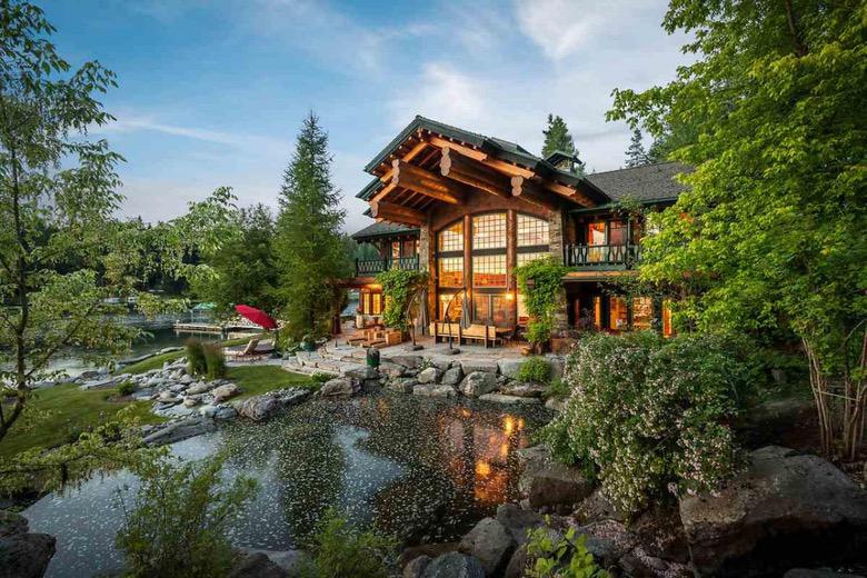 Suburban Men Dream House: Lodge at Hayden Lake Home For Sale (1)