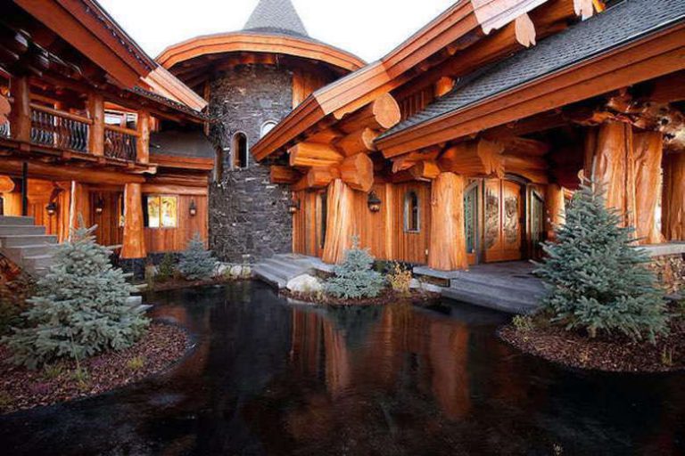 Dream House: Timber King Log Mansion (25 Photos) – Suburban Men