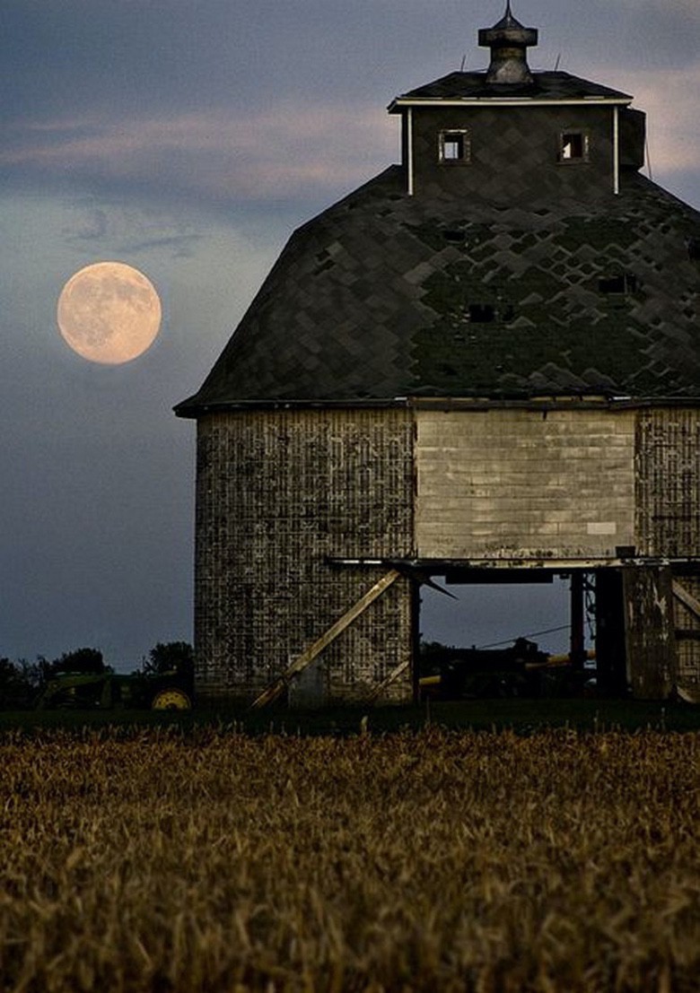 Picturesque Old Weathered Barns (26 Photos) – Suburban Men