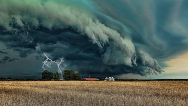 Supercell Thunderstorms Are Dangerously Beautiful 17 Photos