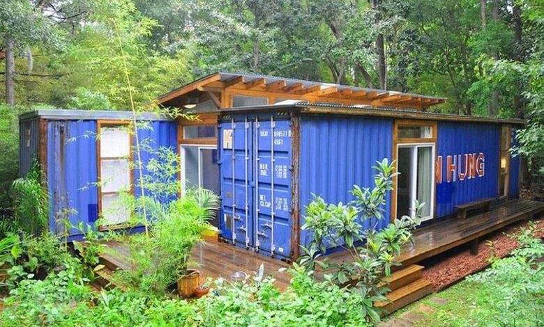 Artist Creates a Beautiful Shipping Container Home (1)