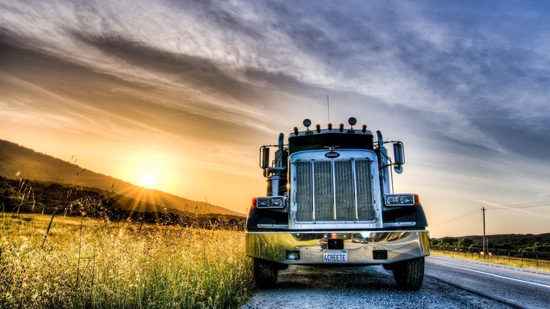 Suburban Men Afternoon Drive: Big Rigs Semi Trucks (1)