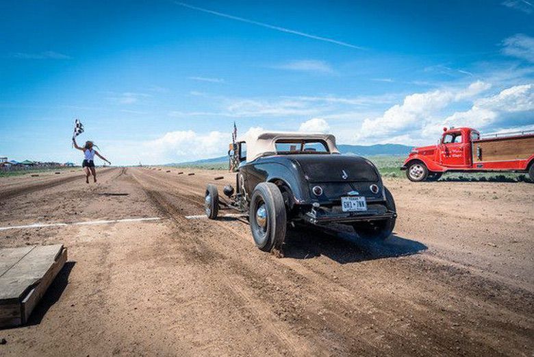 Suburban Men Afternoon Drive: Hot Rods and Rat Rods (1)