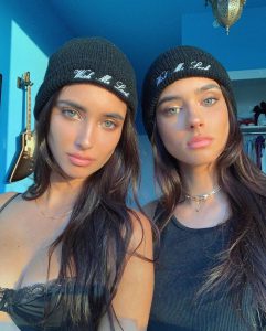 Instagram Crush: Twins Renee and Elisha Herbert (23 Photos) – Suburban Men