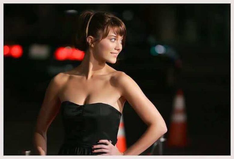 Women We Love Mary Elizabeth Winstead 28 Photos Suburban Men