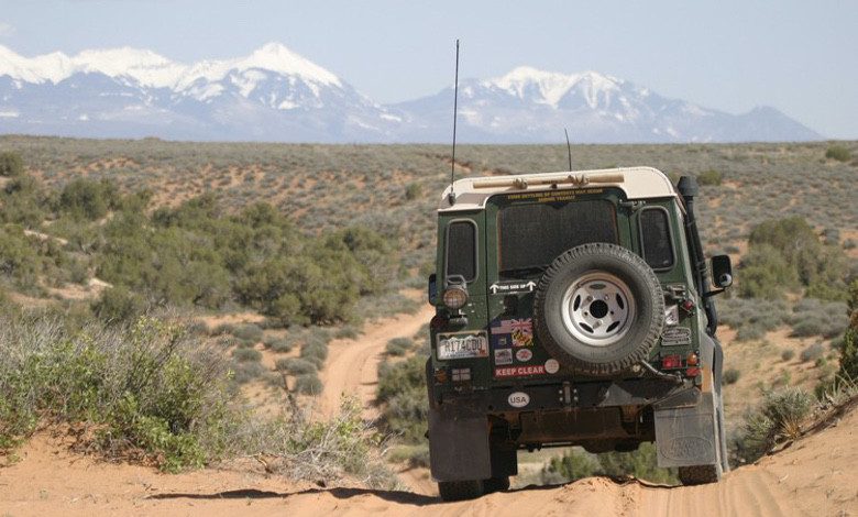 Suburban Men Afternoon Drive: Off-Road Adventures 4x4 Jeep Toyota Land Rover (1)