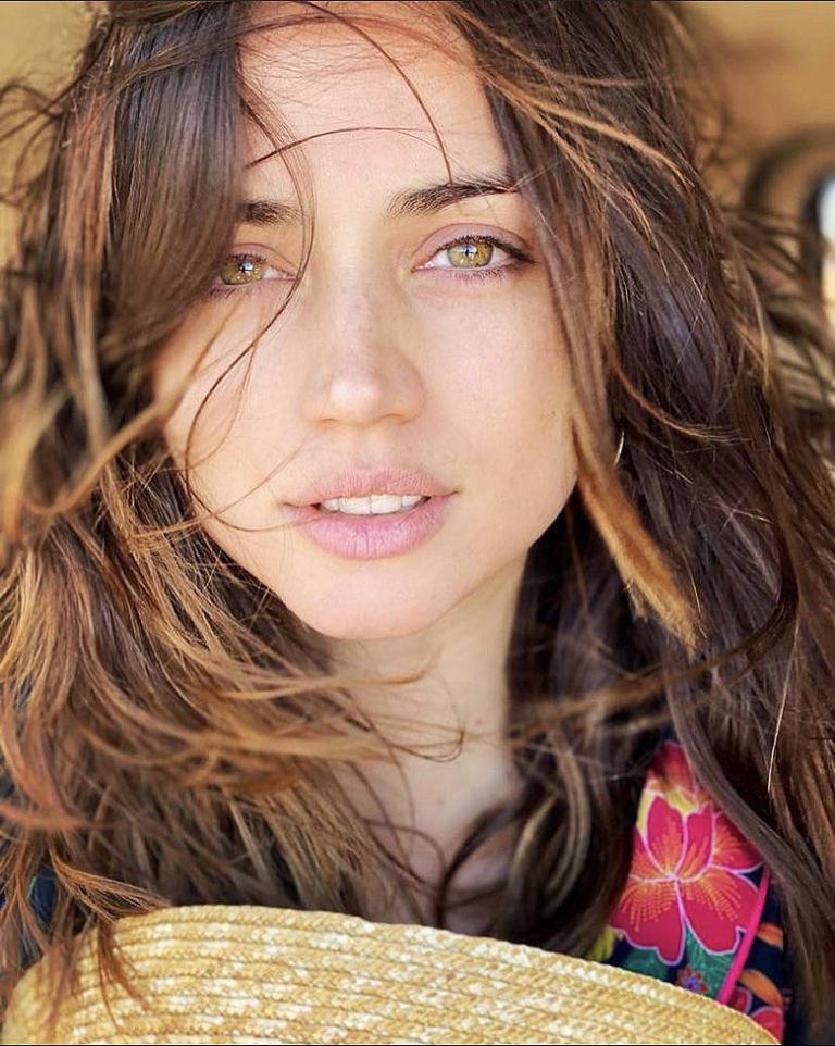 Women We Love: Ana De Armas (33 Photos) – Suburban Men