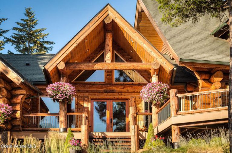 Dream House: Northern Idaho Log Mansion (32 Photos) – Suburban Men
