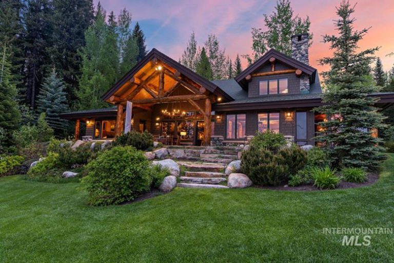 Dream House: Idaho Lakefront Timber Frame Luxury Getaway (39 Photos ...