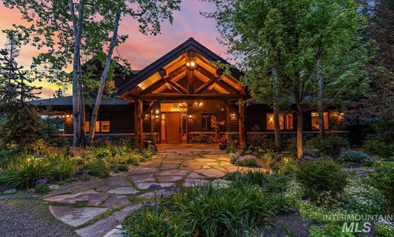 Dream House: Idaho Lakefront Timber Frame Luxury Getaway